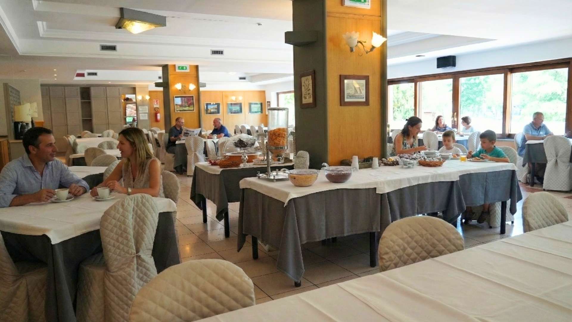 sala colazione alba sporting hotel