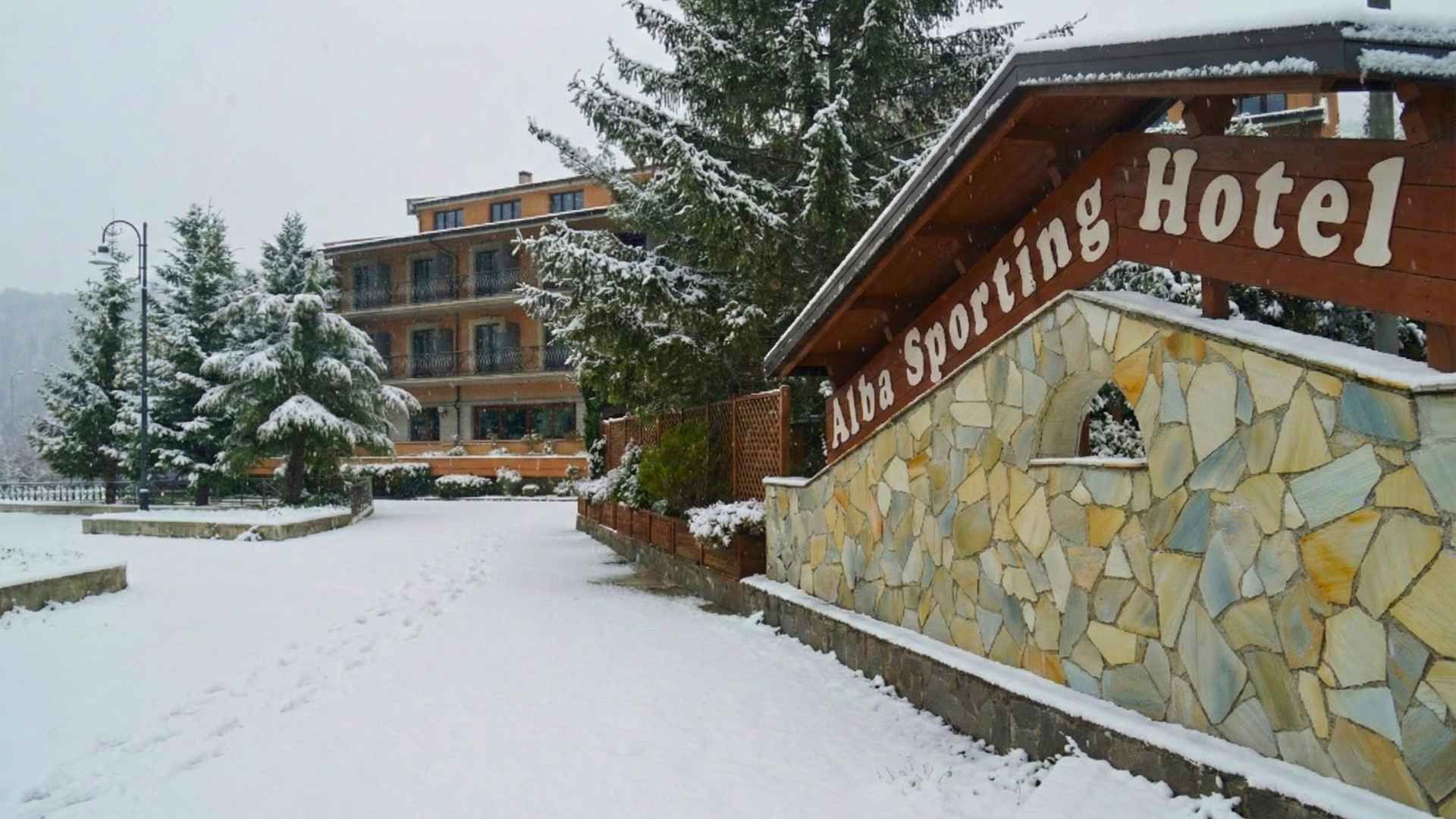 entrata alba sporting hotel