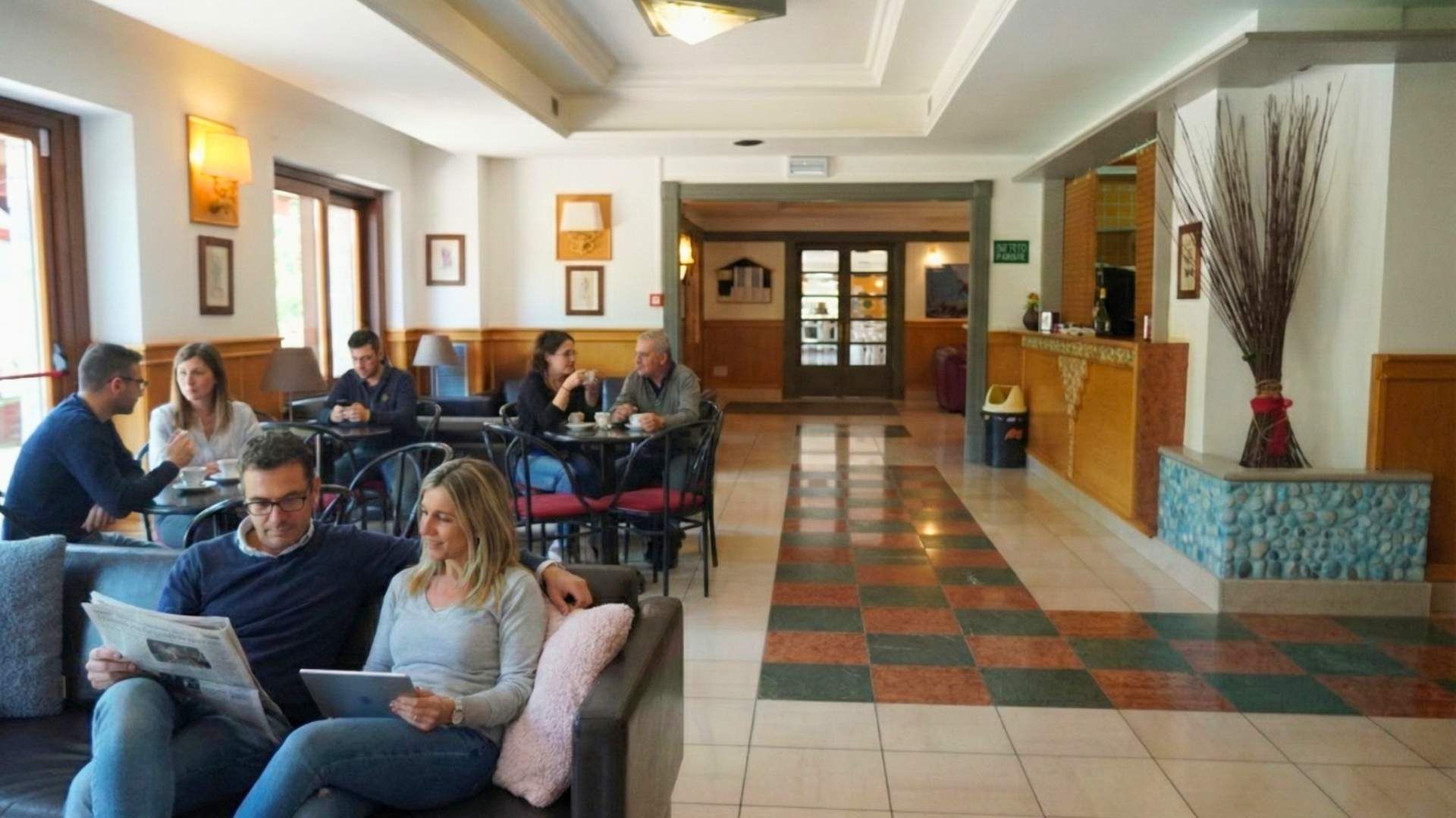 hall 2 alba sporting hotel